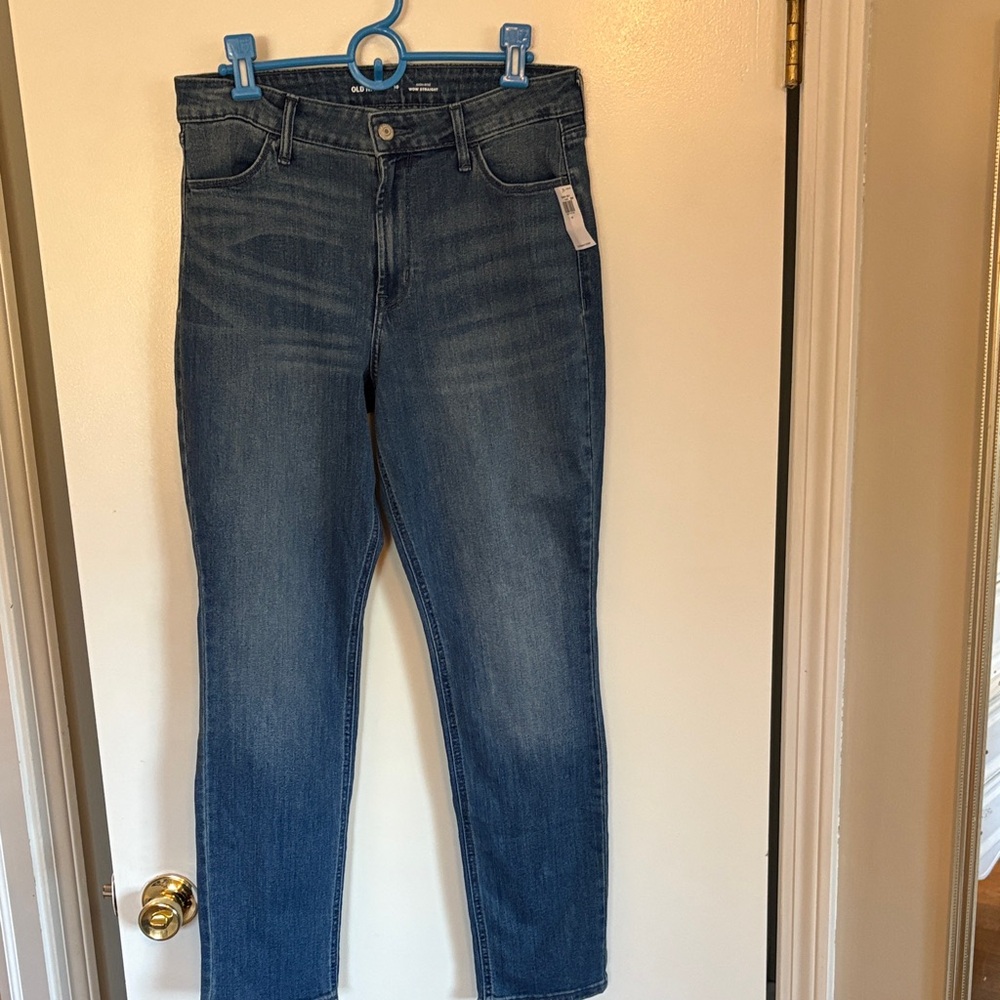 Old Navy Women's Straight Leg Jeans in Dark Blue